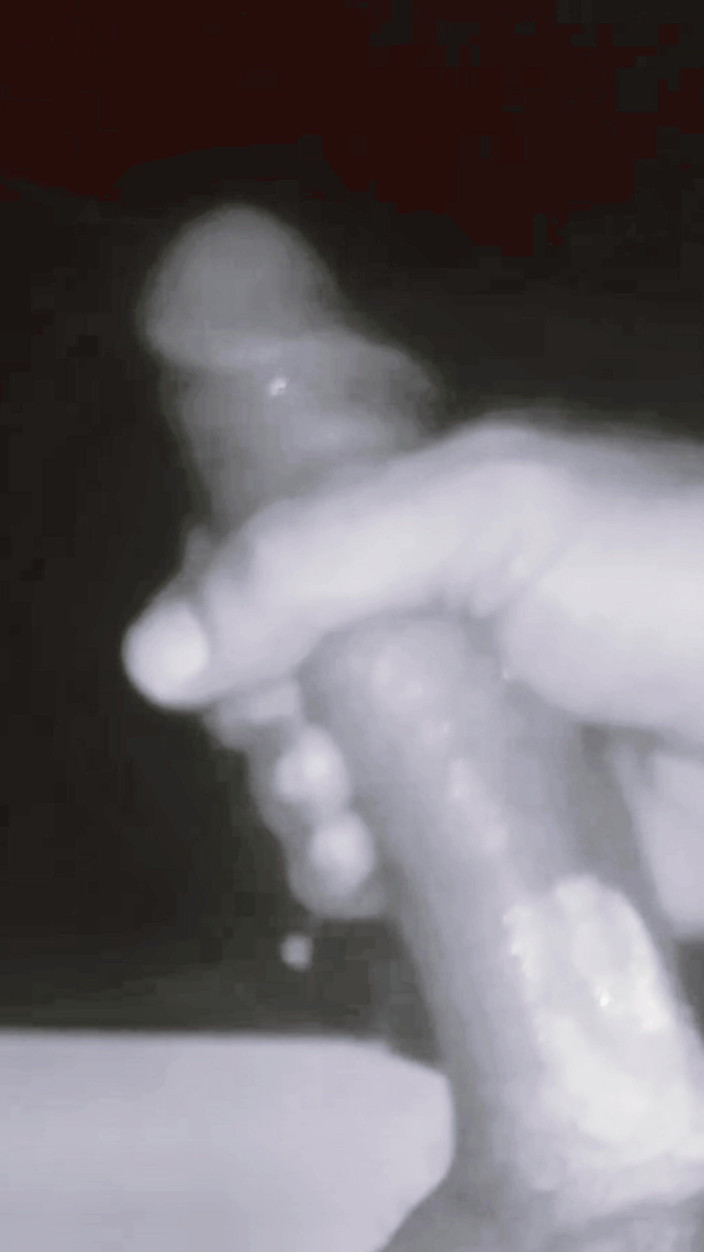 Naughty Cock: Kantoor ruk onder het bureau - grote pik lekt en explodeert...