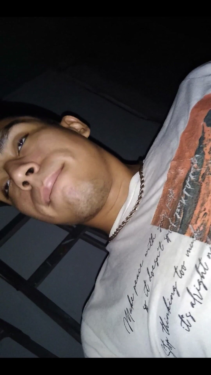 AlexAlejandro13: Jugando Con Mi Polla En Casa