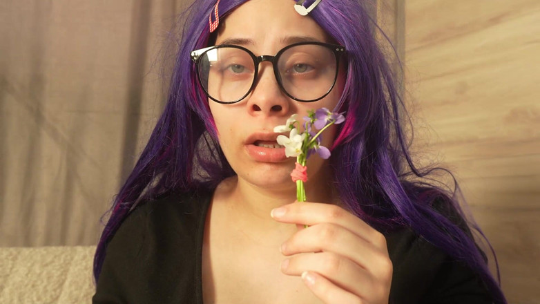 AmayaMori: Nysning nonstop efter att ha luktat denna blomma eskalerade det...