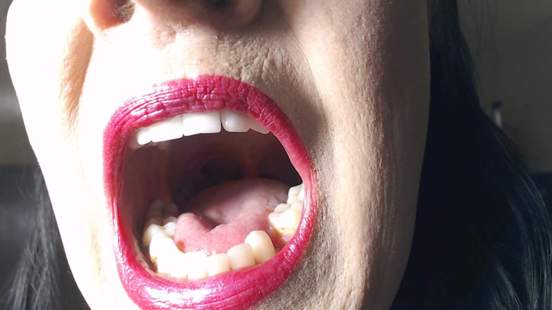 Abby Anna: Big wide open mouth