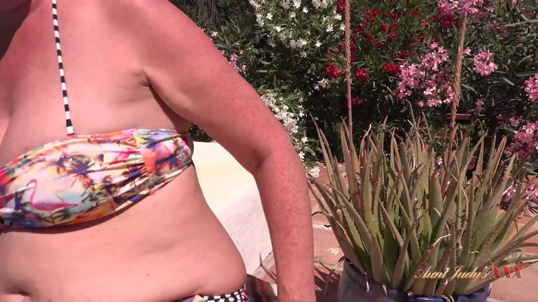 Aunt Judy's XXX: Tantejudysxxx - Trifft Die Heiße Reife MILF Maggie Moon Am Pool
