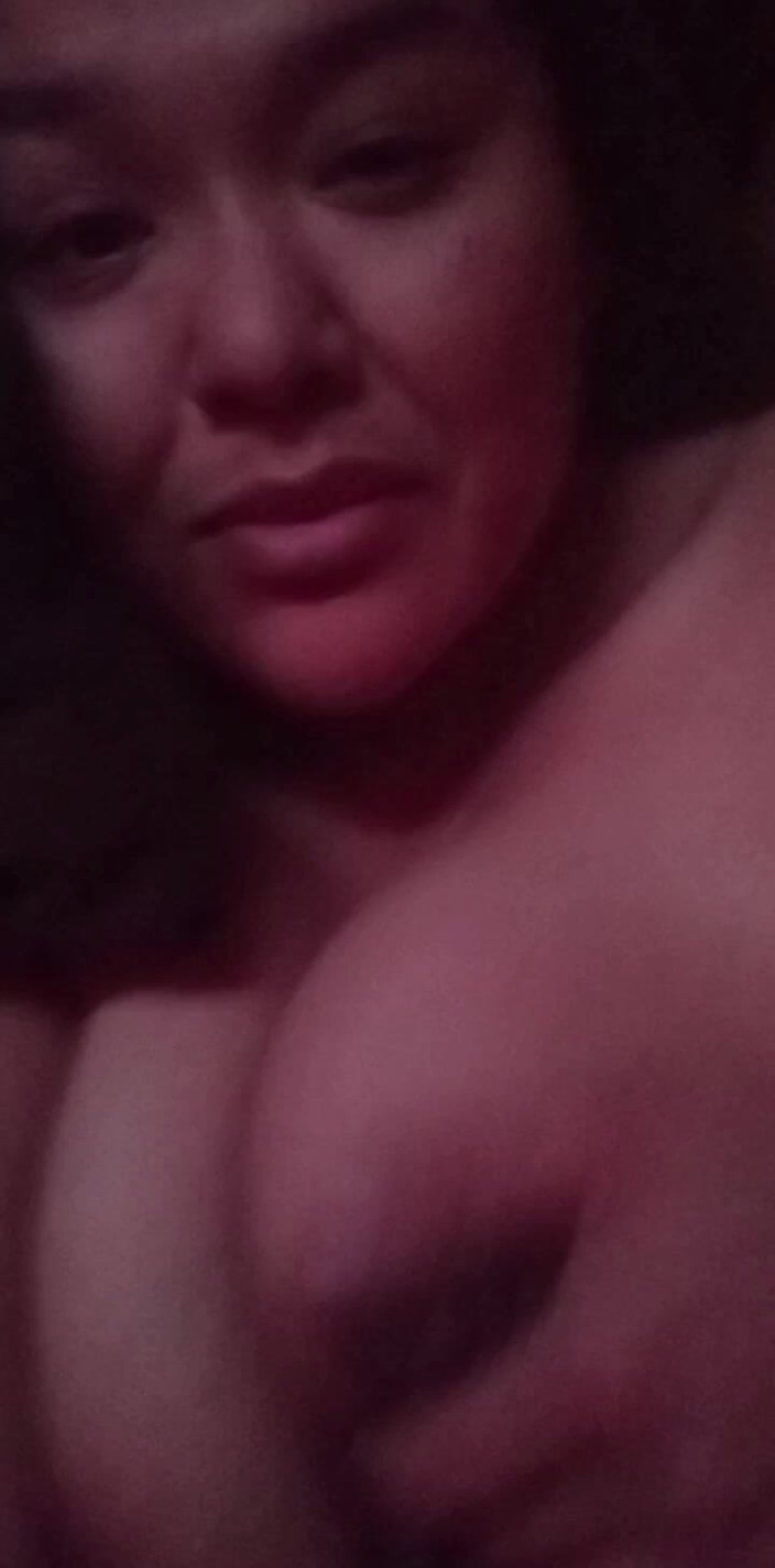 DeesDeepThroat: Nipple Play