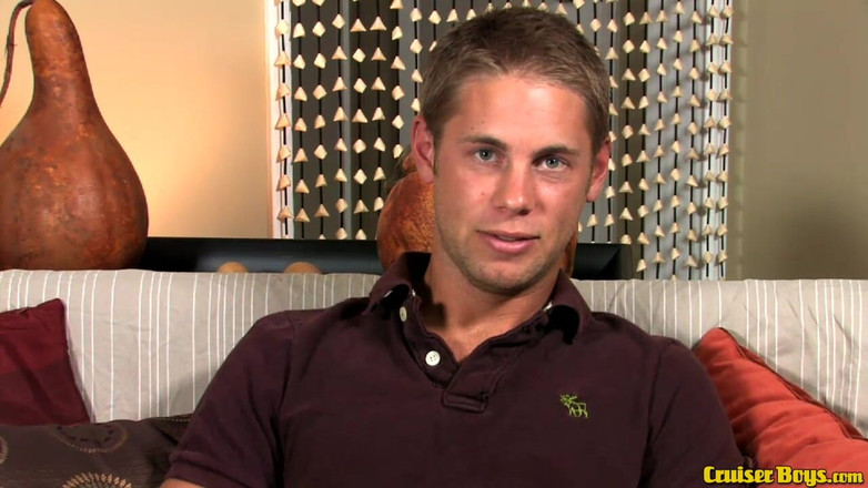 Cruiser Boys: 可爱的静脉细鸡巴金发女大学生射精