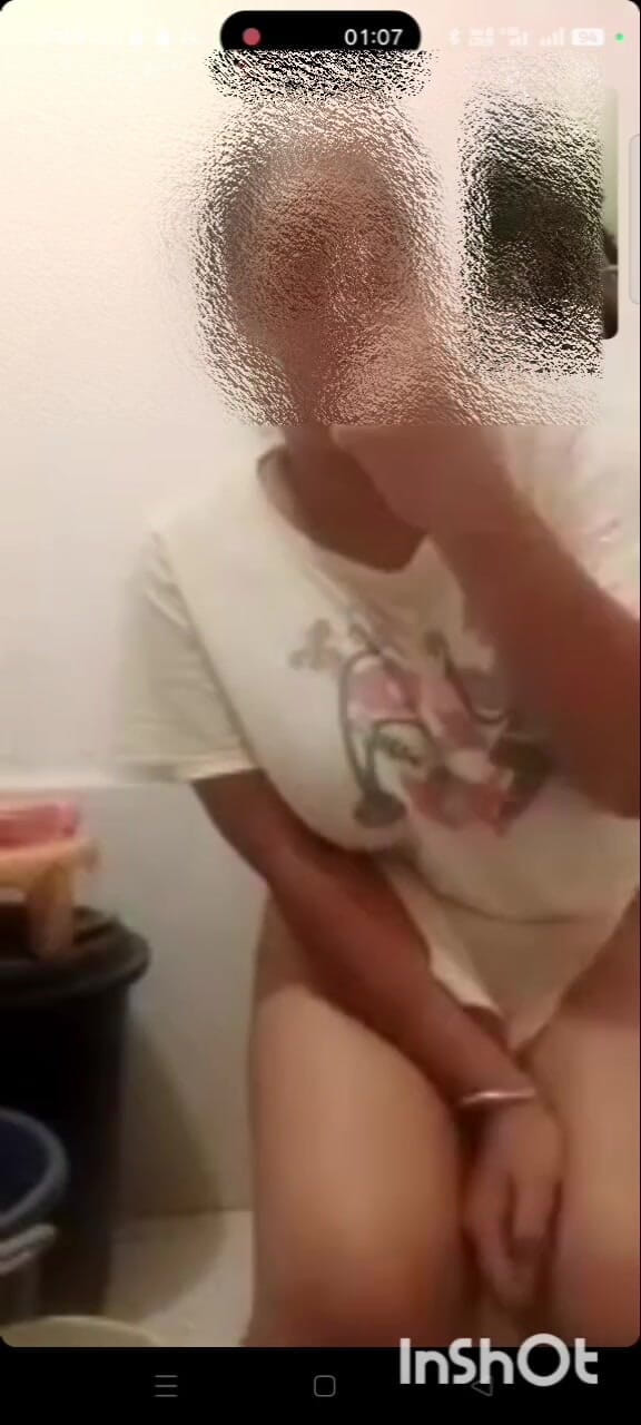 Sexgarl84: Badezimmer nackt