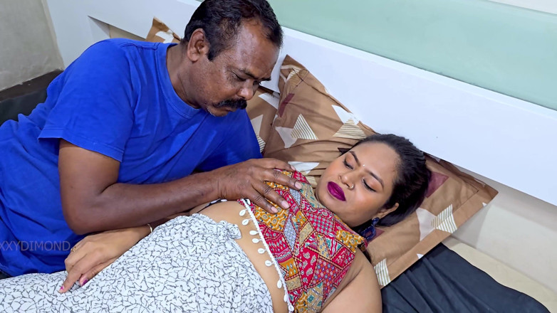 Kilash: Bătrân indian a lins pizda indiencei Bhabhi și i-a strâns și i-a...