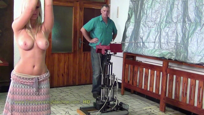 The Spanking Machine: Miela Spanking Machine - bičování na holá záda