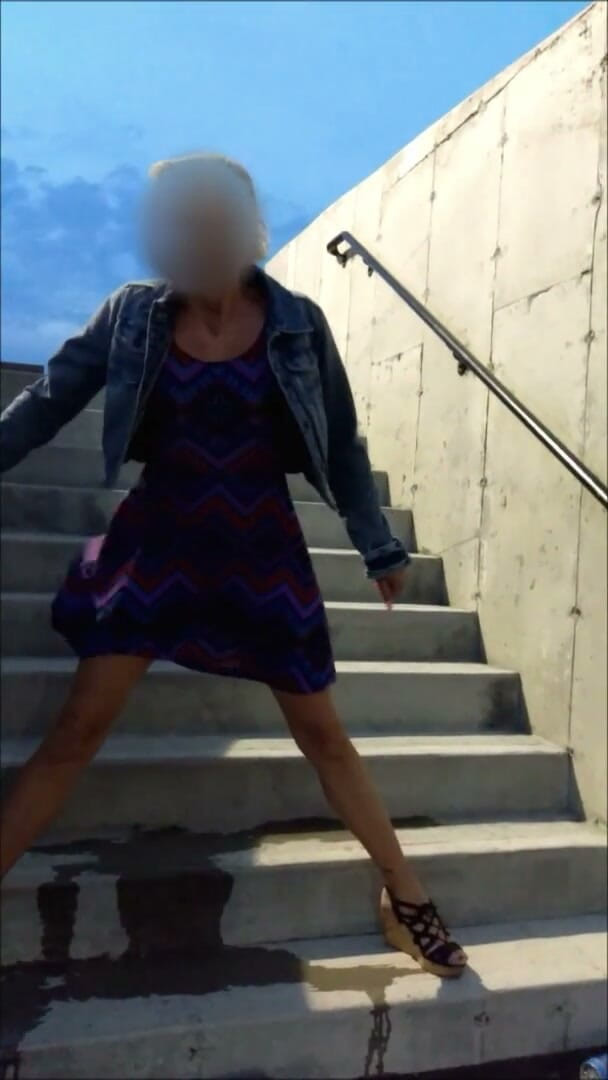 Fantasy Milf: Concrete Steps Pee