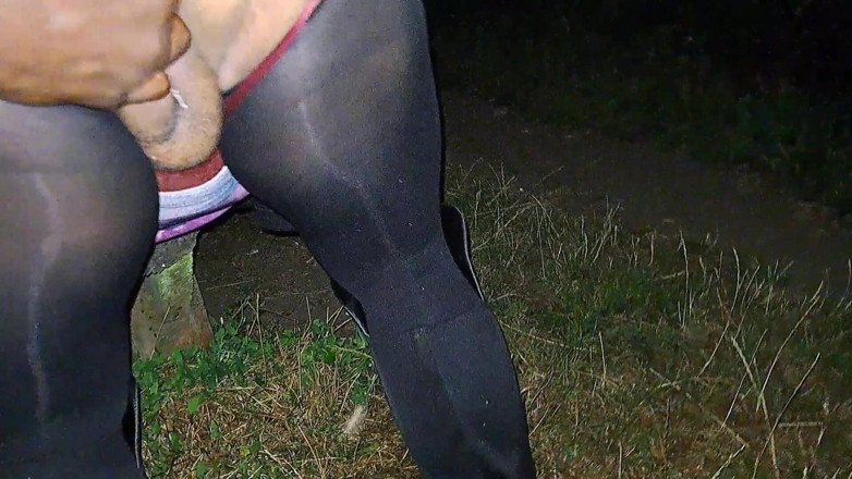 Real homemade BBW BBC porn: Wildenglishbbw büyük zenci yarağı nata4sex açık havada oral seks şaplak atıyor...