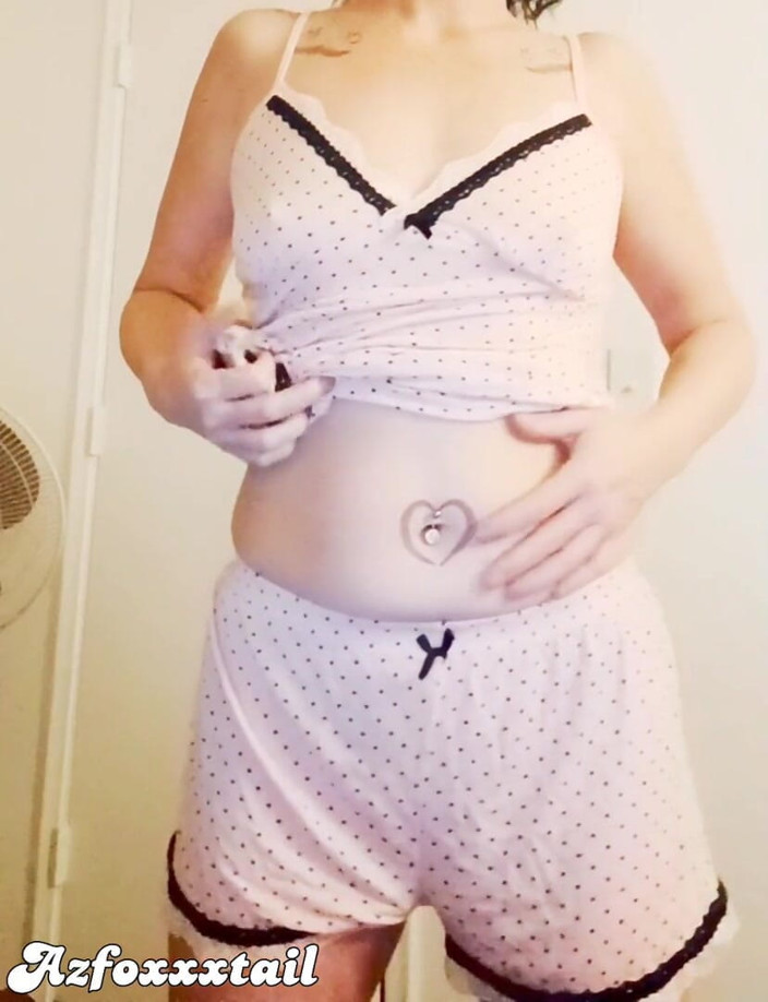 AzFoxxxTailPhelicia: Walentynki sexystrip