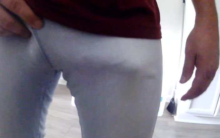 Dick Pants: Tarian goyang-goyang di balik celana jins warna biruku