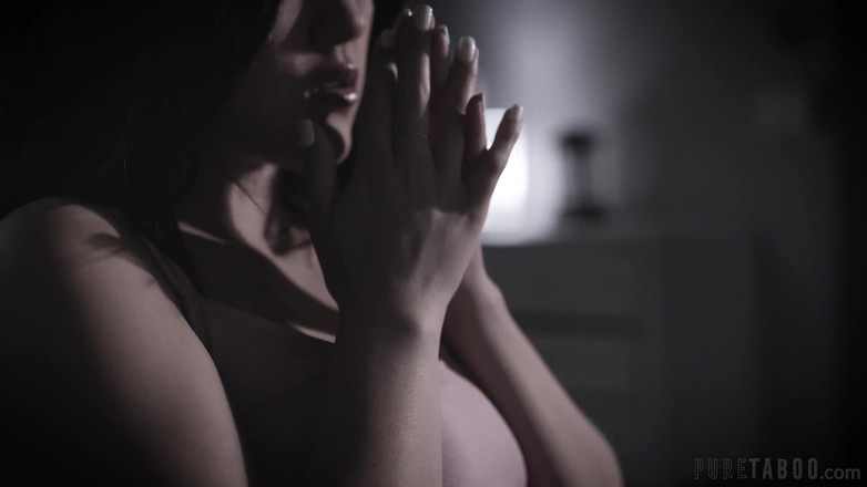 Pure Taboo: Pure Taboo, Kendra Spade a le désir secret de se...