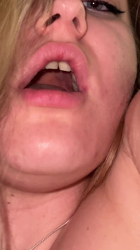 Bystig blond fru deepthroat, cowgirl &passionerad missionär knulla pOV