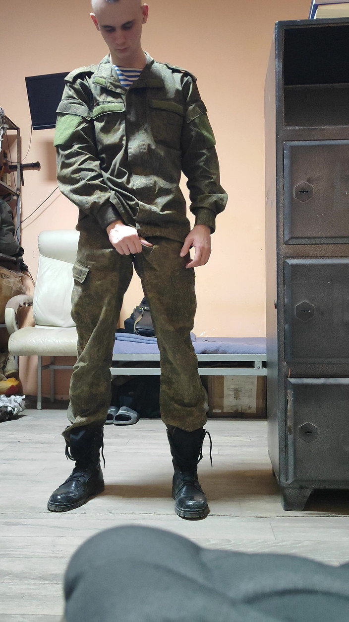 Ethan Alpha: Armádní chlapec sperma