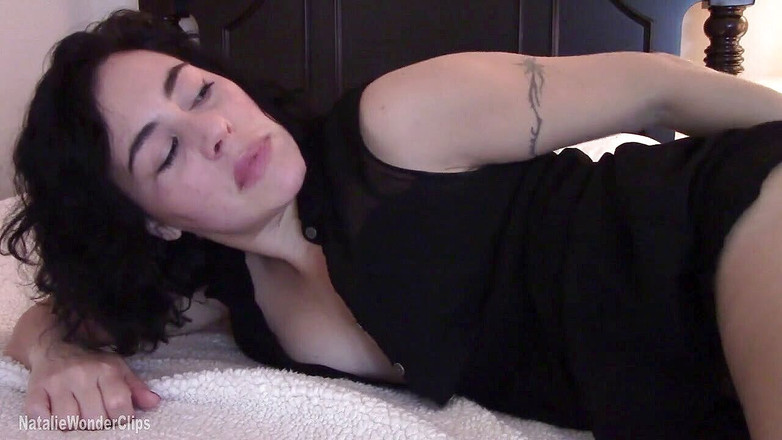 Natalie Wonder: Vy a váš přítel sdílíte nezbednou lásku s macechou na...