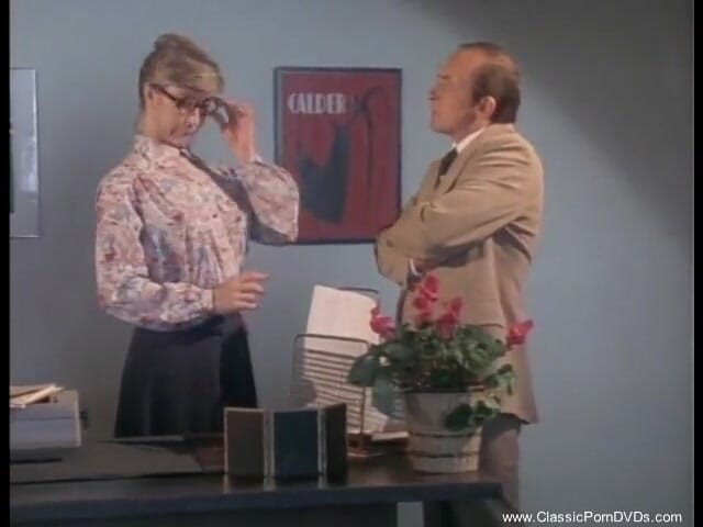 Classic Porn DVDs: Secretaria sexy es follada por su jefe