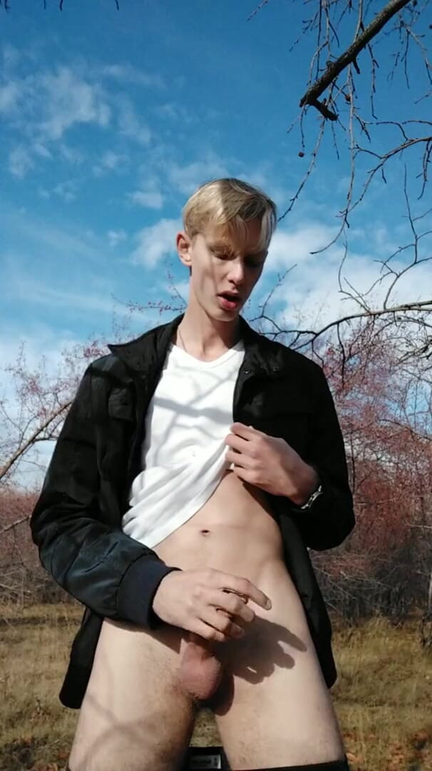 Dick Boys Studio: Хлопця спіймали на дрочці в парку