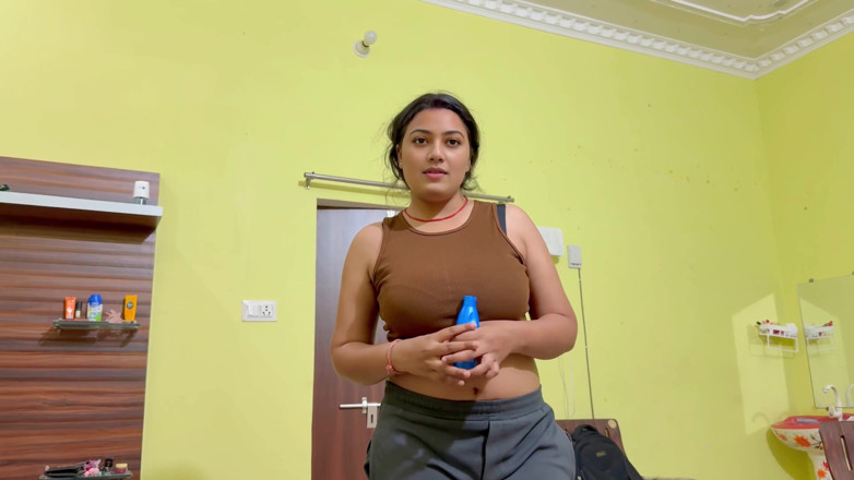 Hotty_ragini: India hermosa esposa en calma enojada con masaje
