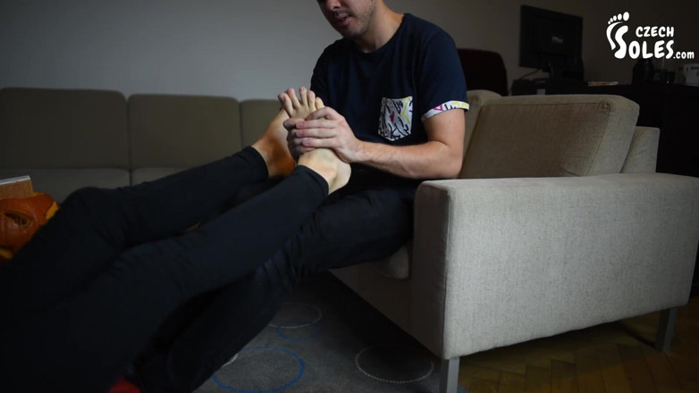 Czech Soles - foot fetish content: Под злой чарами фут-феть доминирует над ведьмой!
