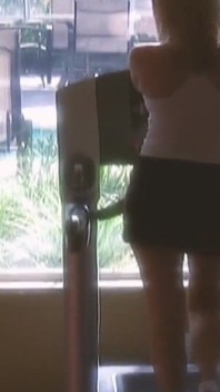 Cur Workoutscene -2_blonde matură sexy cu cur mare legată la sala de sport ajunge să fie futută tare