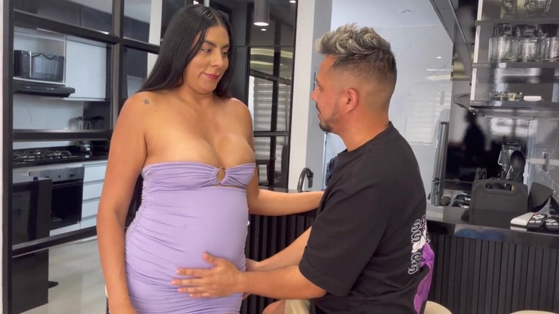 TommyMiller: Îmi încornorez soția însărcinată cu sora mea vitregă la Partidul Nostru și ea...