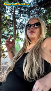 BBW MILF Brasileira Fumando Lá Fora De Manhã Com Coxas Grossas E Parliament