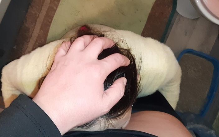 Lesbian-illusion: Efter att jag tagit en piss slickade en främling min...