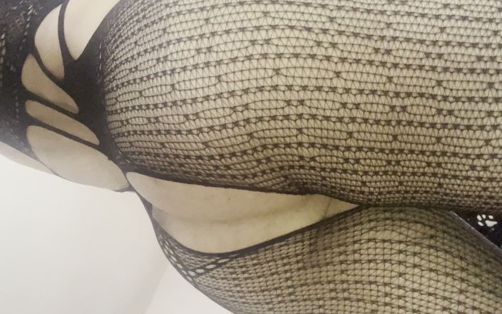 BECKY CROSS: Từ cậu bé đến sissy - phần 1: sự biến đổi của tôi và...