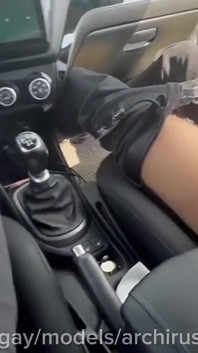 Hentai mléčný školák unikl ze zkoušky skákáním na řidiče v extrému.