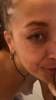 Masseuse olie mijn reet en geeft me de volledige service