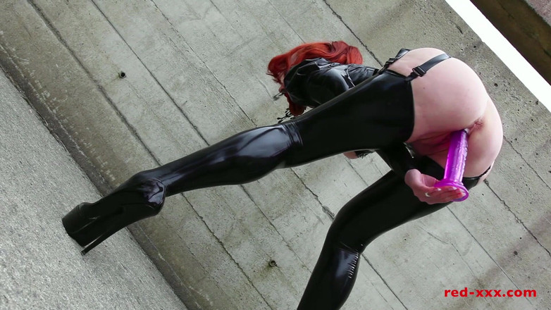 RedXXX: Rote herrin + schwarzer latex