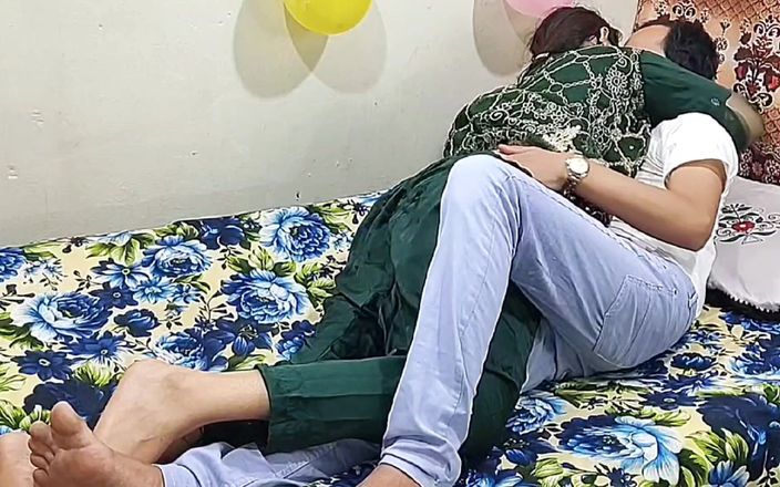 Pakistani CoupleX: Une belle-mère indienne desi joue avec son beau-fils à gros cul,...