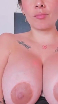 操我的大奶子，现在把你的精液留给我