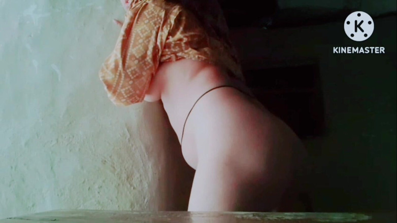TricolorMusic3: A mulher desta vila é um esquilo. Ele tem um vício,...
