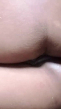 Anální kolík v mém zadku, dildo v mé kundě