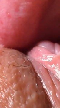 Elle me parle sale pendant que je la baise en levrette avec un double creampie