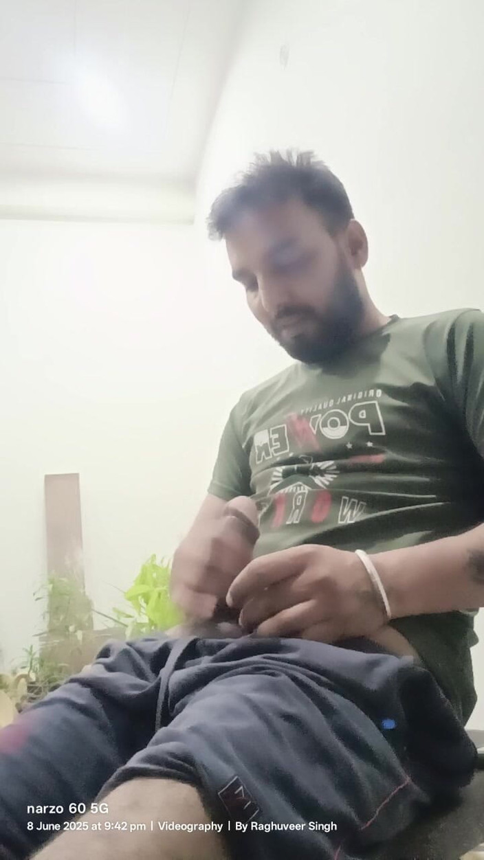 Rajasthani-old-lover: Paman India mengambil masterbasi setelah menunjukkan paman tetangga penis