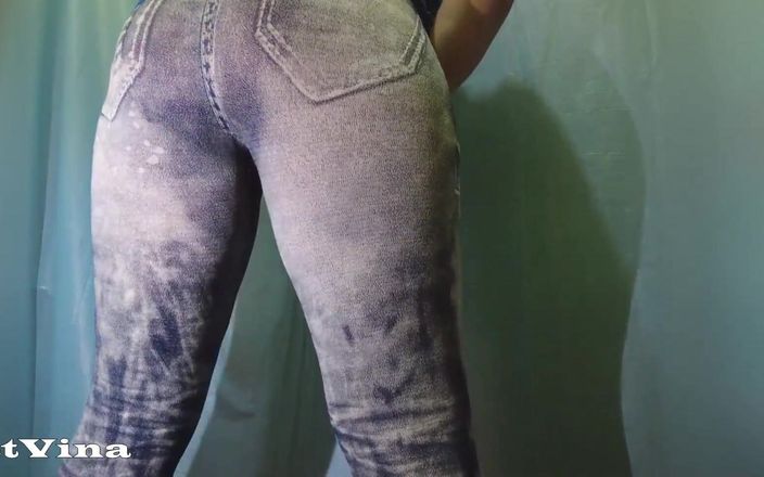 Wet Vina: Čůrání v džínových kalhotách s velkým sexy zadkem