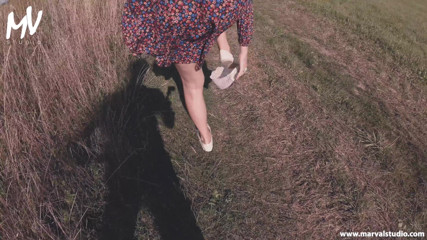 MarVal Studio: MarVal - Stavamo passeggiando in un campo rurale e mio marito...