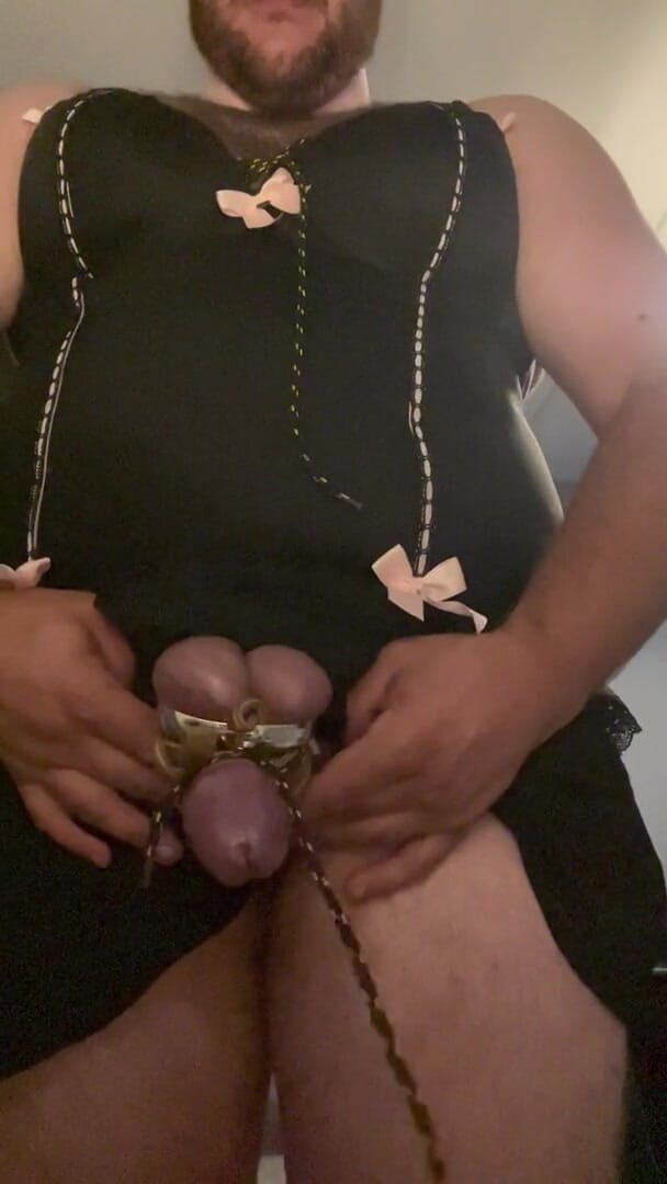 Shaun Cbt: Kutas i piłka z wtyczką Butt i Sissyfication Crossdressing Zaciski...