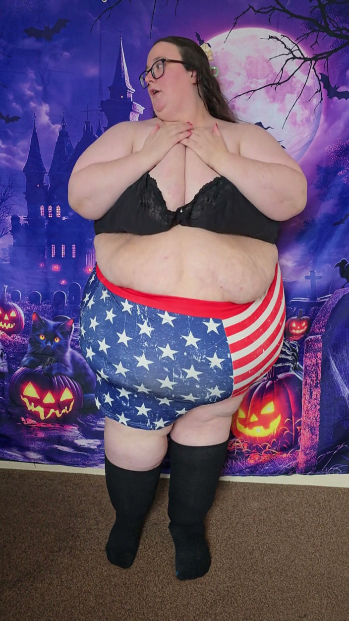 SSBBWLadyBrads: Let Me Strip Out of These Clothes for You Babe