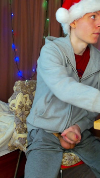 Enorme carico costruisce mentre il ragazzo immagina di succhiare un amico