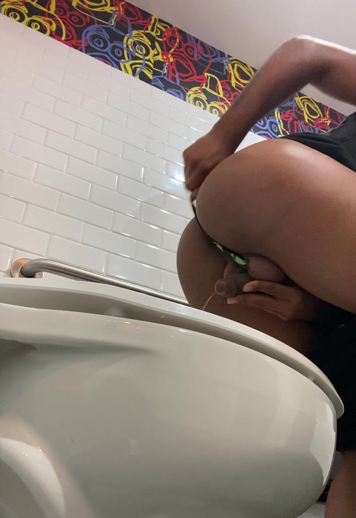 Kimora Creams: Tgirl Caught in Dave's Hot Chicken