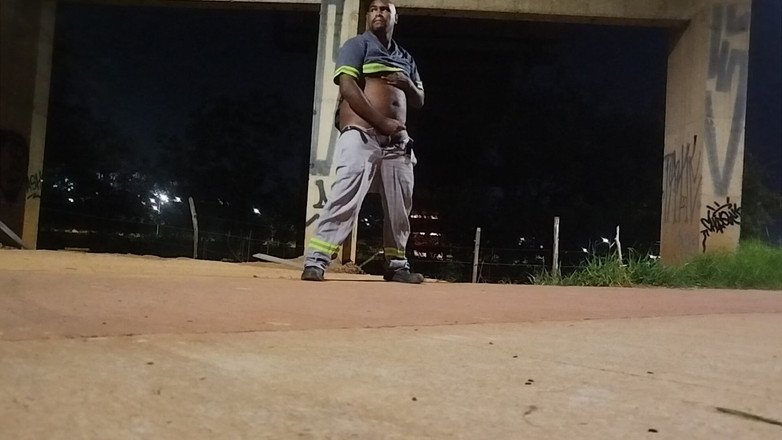 TheBlacKHunterr: 길거리에서 자위 행위