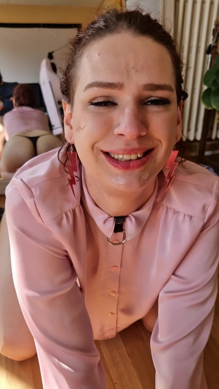 Melodyfluffington: Khuôn mặt khổng lồ cho một con đĩ cổ họng tuyệt đẹp