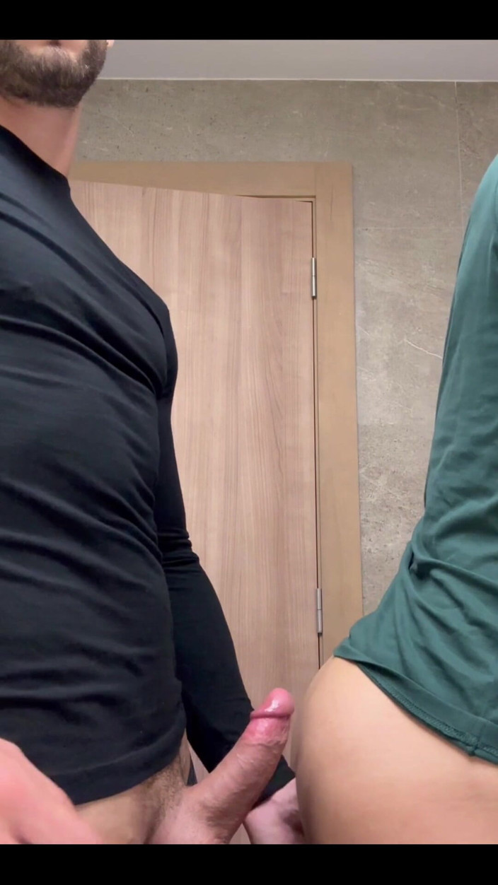 Twohotb: Götü daha da güzel görünüyor