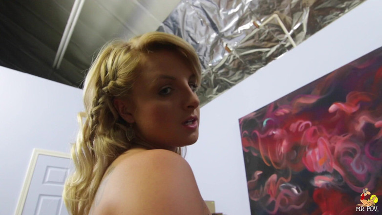 Mr. POV: Štědrá blondýnka.