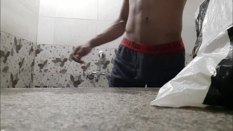 Wheyincognito: Horny Boy in the Bathroom Showering