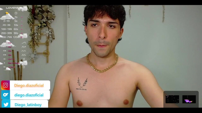 Diego_latinboy: Slanke jonge Colombiaanse man uit Bucaramanga streelt zijn enorme pik...