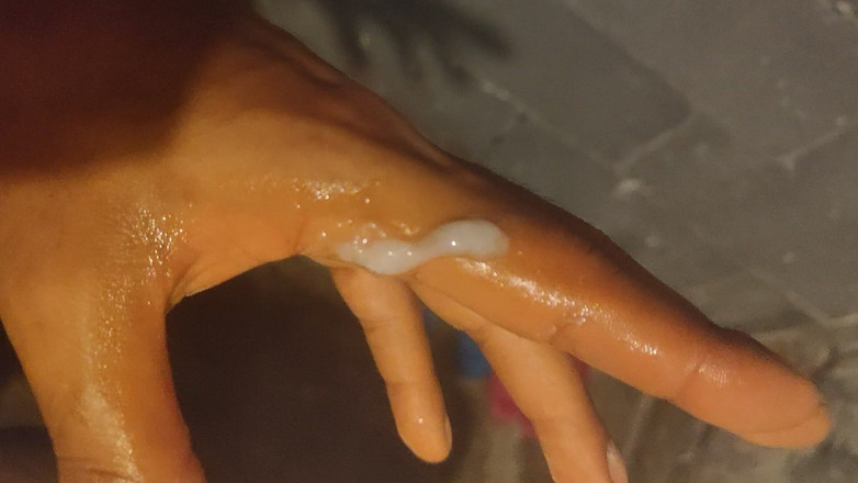AlexAlejandro13: Je pompe mon lait dans la salle de bain