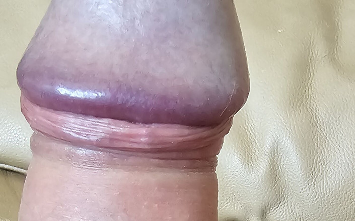 Pellefnatt: Je me couche sur le canapé et je joue avec...